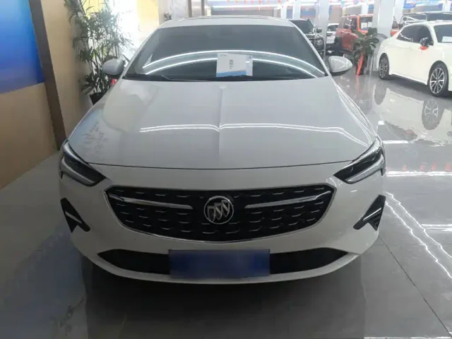 Buick Regal — Фото автомобиля 2