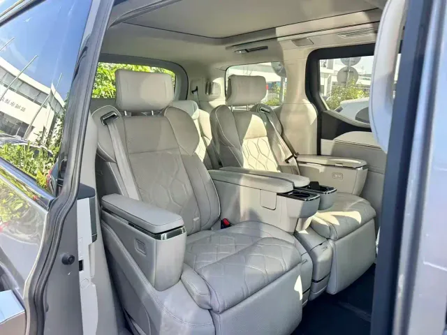 Volvo EM90 — Фото автомобиля 3