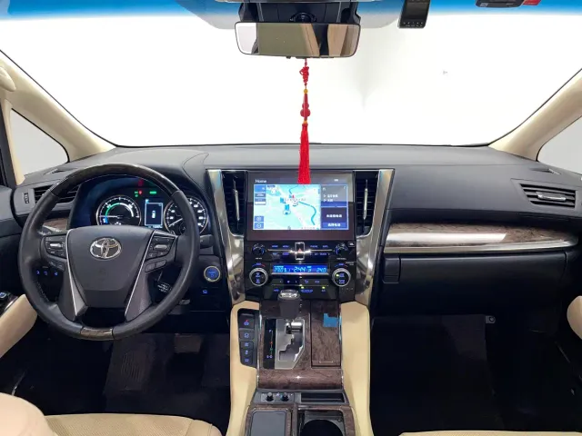 Toyota Alphard — Фото автомобиля 21