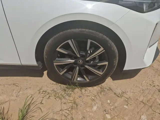 Changan Eado — Фото автомобиля 6