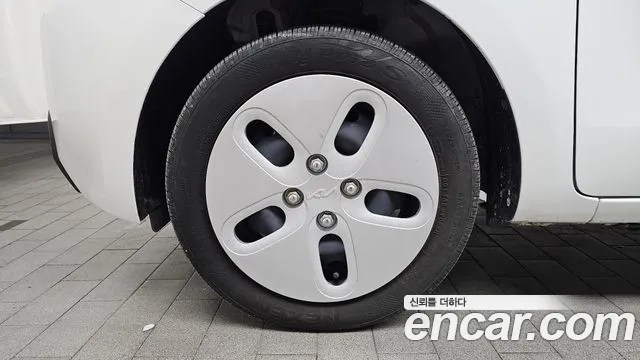 Kia RAY Новый Kia Ray Фургон — Фото автомобиля 5