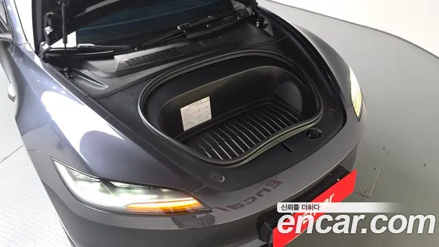 Tesla Model 3 — Фото автомобиля 9