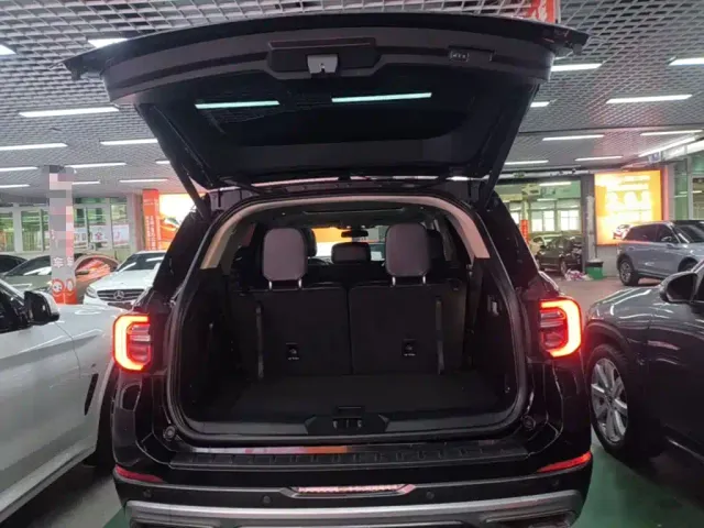 Ford Explorer — Фото автомобиля 18