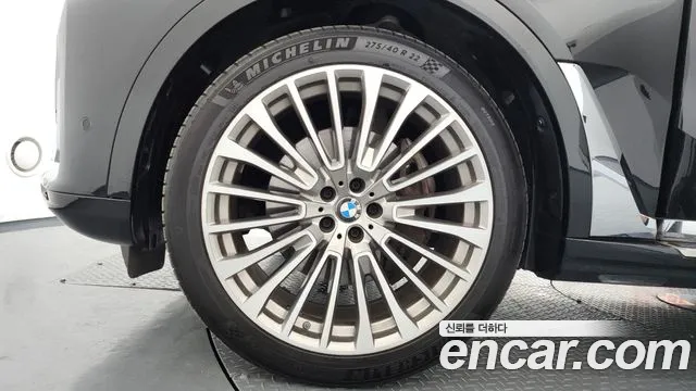 BMW X7 — Фото автомобиля 4