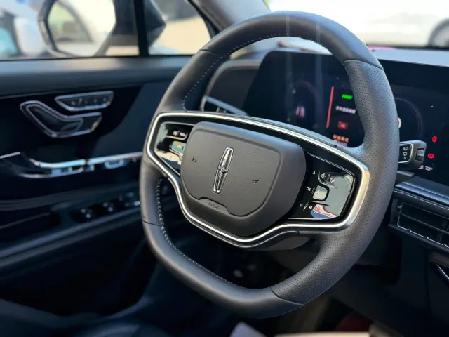 Lincoln Corsair — Фото автомобиля 10