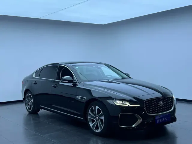 Jaguar XFL — Фото автомобиля 7