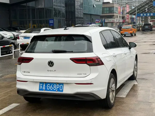 Volkswagen Golf — Фото автомобиля 4
