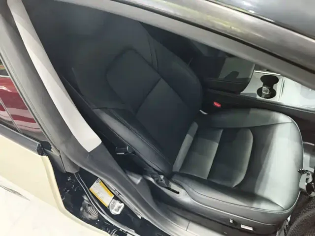 Tesla Model 3 — Фото автомобиля 24