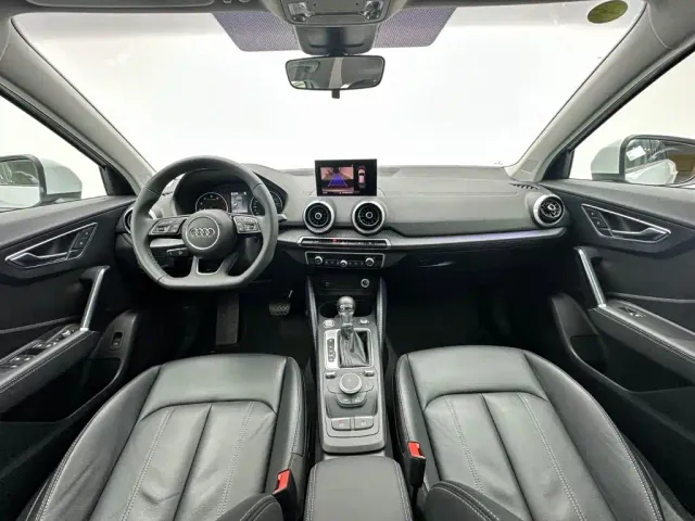 Audi Q2L — Фото автомобиля 21