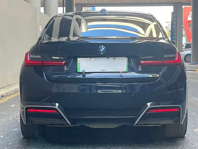 BMW i3 — Фото автомобиля 4