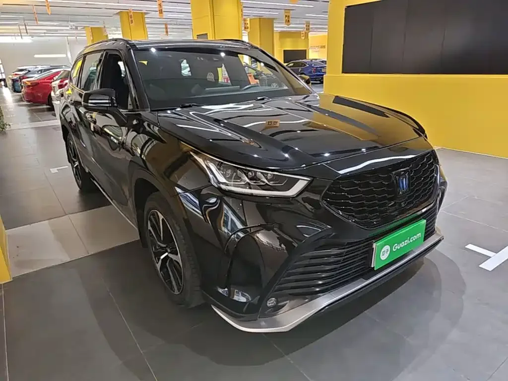 Toyota Crown Kluger 2022 2.5L HEV 4WD Luxury Edition — Фото автомобиля 3