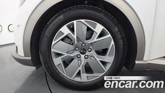 Genesis GV60 — Фото автомобиля 5