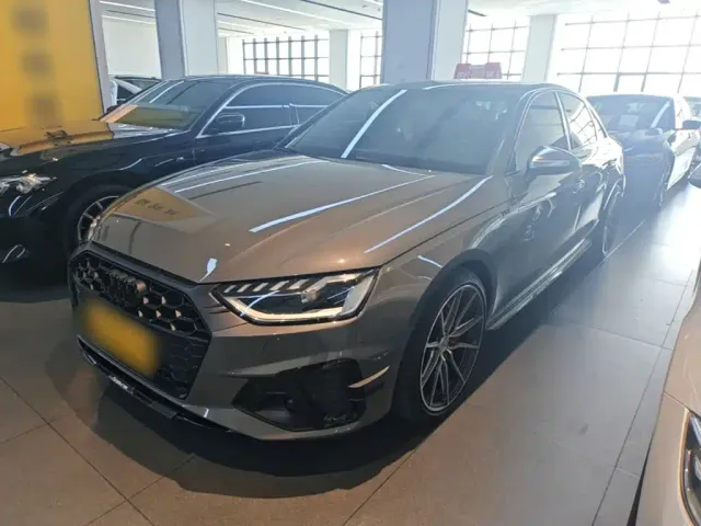 Фотография автомобиля — Audi S4