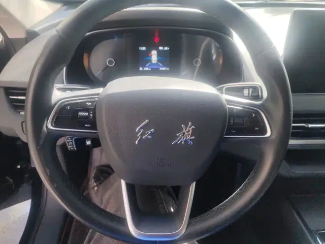 Hongqi E-QM5 — Фото автомобиля 15