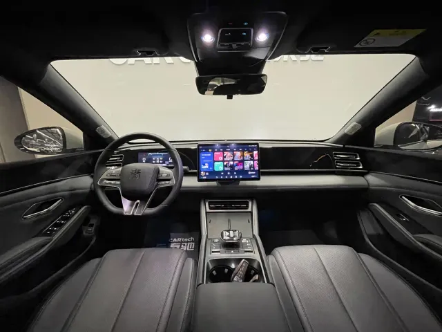BYD Qin L — Фото автомобиля 9