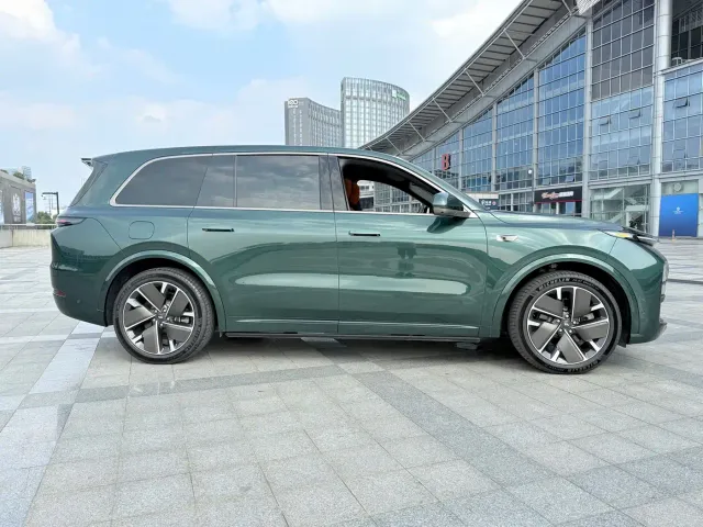 Li Auto L9 — Фото автомобиля 4