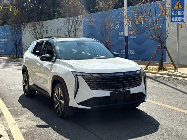 Geely Boyue L — Фото автомобиля 3