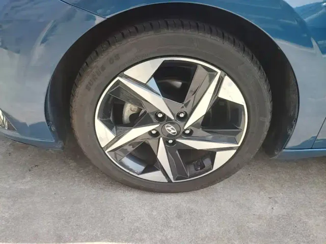 Hyundai Elantra — Фото автомобиля 22