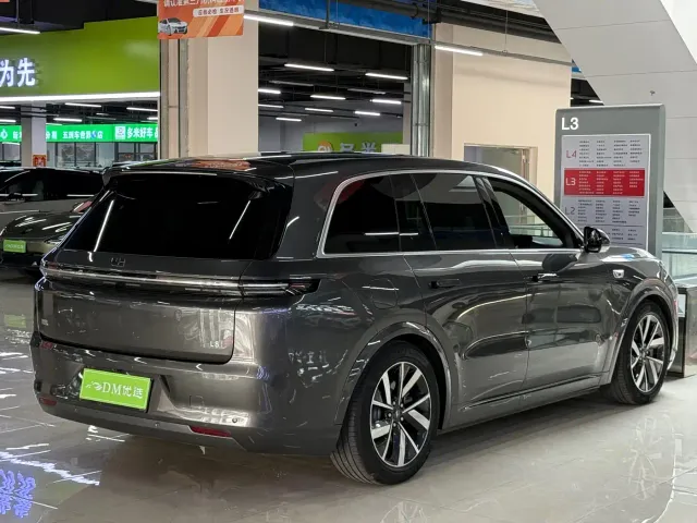 Li Auto L8 — Фото автомобиля 9