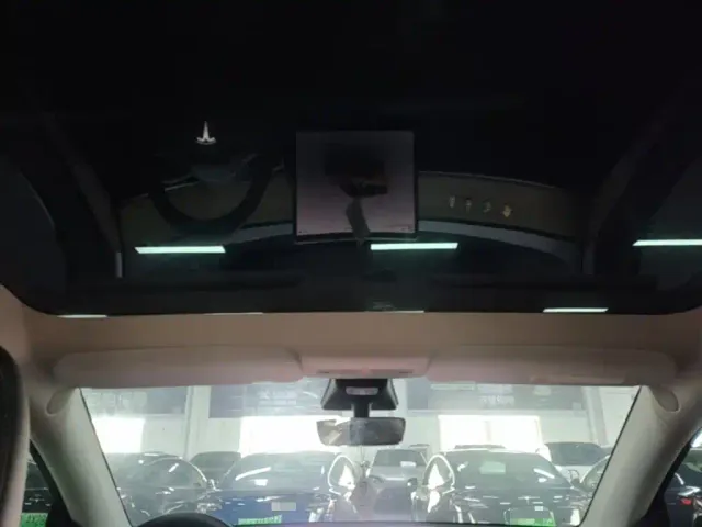 Tesla Model Y — Фото автомобиля 13