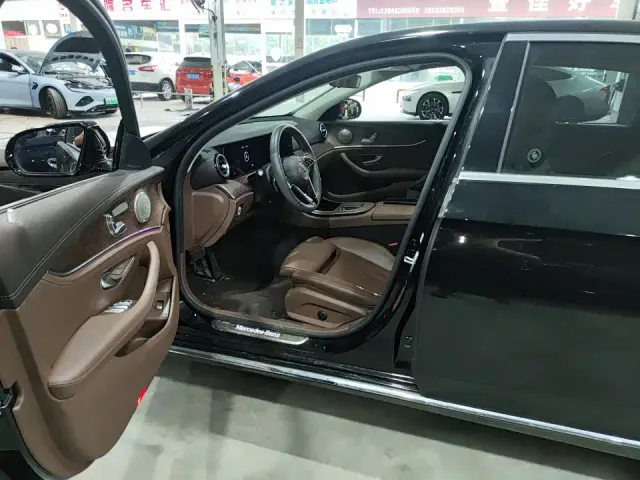Mercedes-Benz E-Class — Фото автомобиля 8