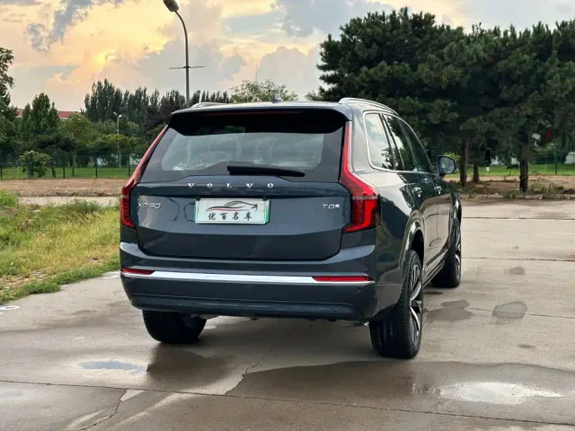 Volvo XC90 — Фото автомобиля 6