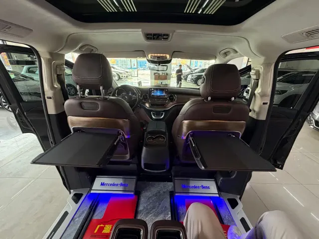 Mercedes-Benz V-Class — Фото автомобиля 16