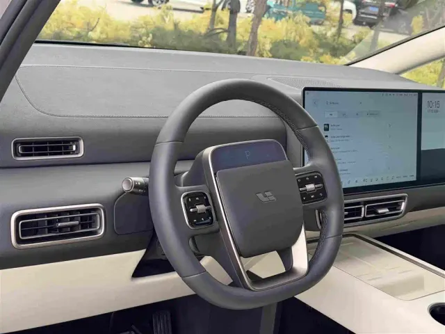 Li Auto MEGA — Фото автомобиля 6