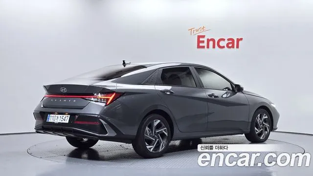 Hyundai Avante CN7 — Фото автомобиля 2
