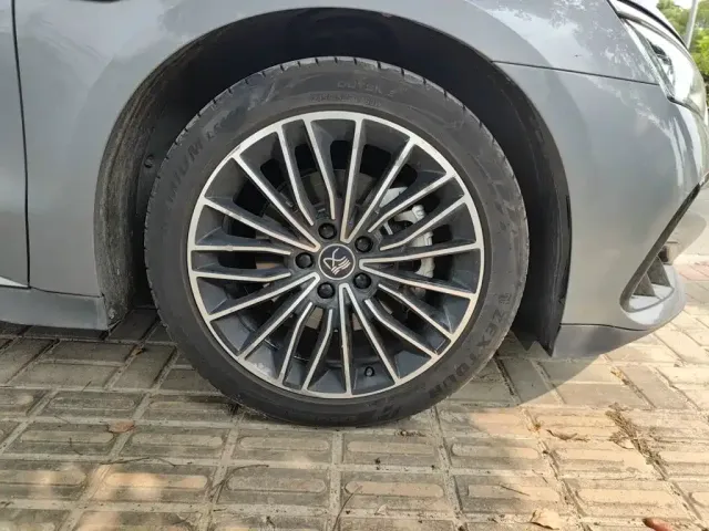 BYD Han — Фото автомобиля 10