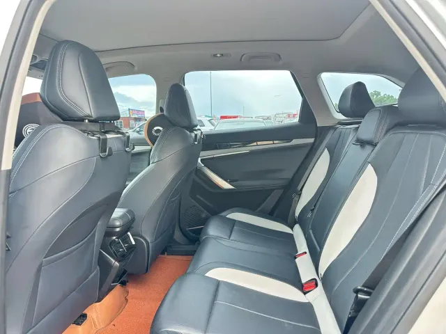 Geely Boyue L — Фото автомобиля 5