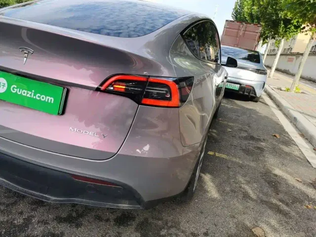Tesla Model Y — Фото автомобиля 7