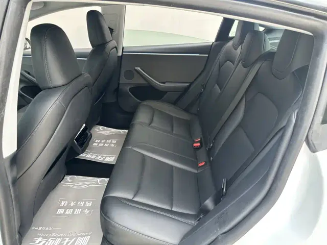 Tesla Model 3 — Фото автомобиля 7