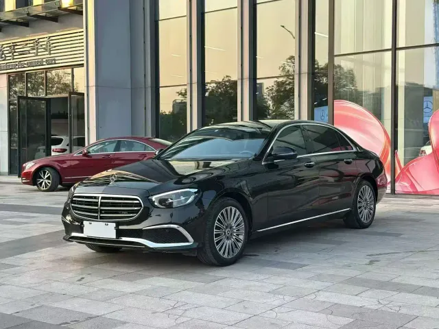 Фотография автомобиля — Mercedes-Benz E-Class