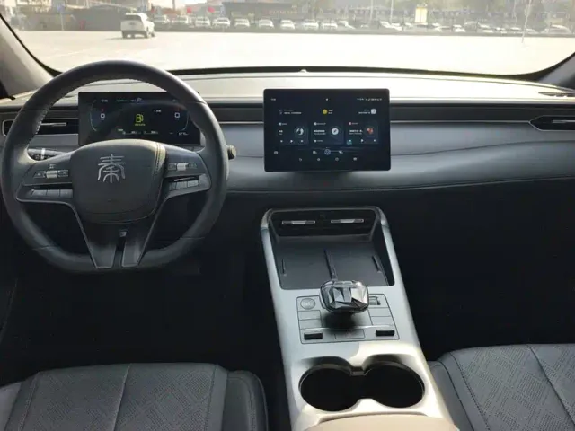 BYD Qin PLUS — Фото автомобиля 12