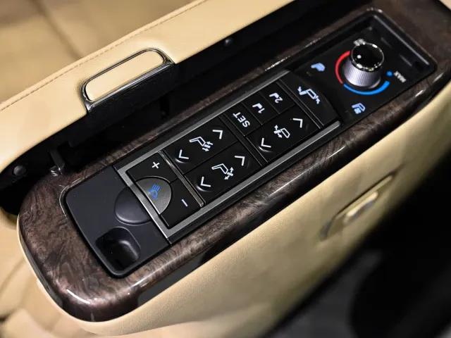 Toyota Alphard — Фото автомобиля 19
