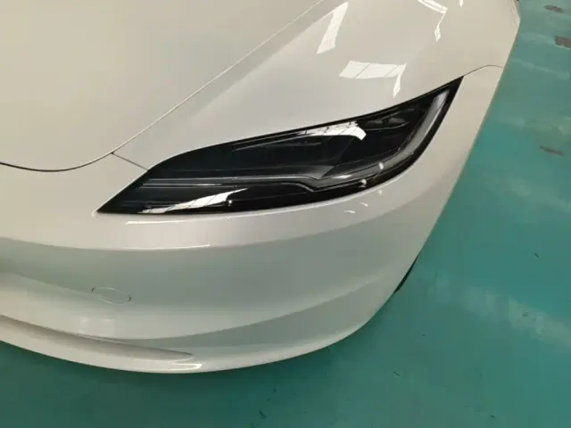Tesla Model 3 — Фото автомобиля 23