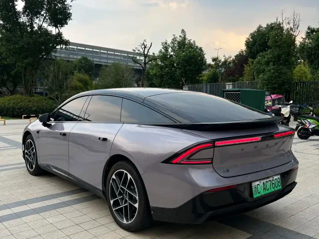 Xpeng P7+ — Фото автомобиля 4