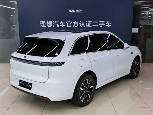 Li Auto L6 — Фото автомобиля 8