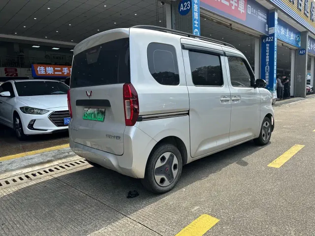 Wuling Zhiguang NEV — Фото автомобиля 3