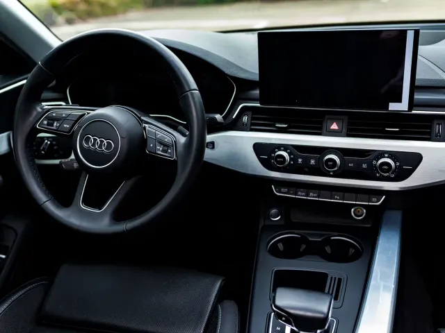 Audi A4L — Фото автомобиля 6