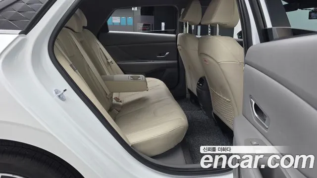 Hyundai AVANTE — Фото автомобиля 4