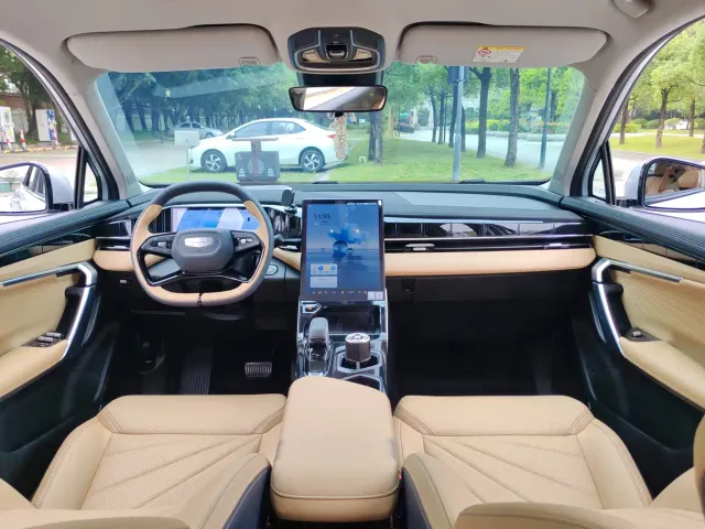Geely Boyue L 2023 1.5TD DCT Premium — Фото автомобиля 5