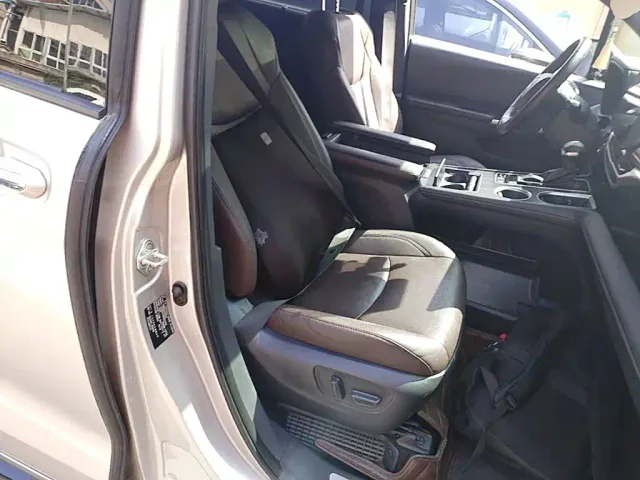 Toyota Sienna — Фото автомобиля 18