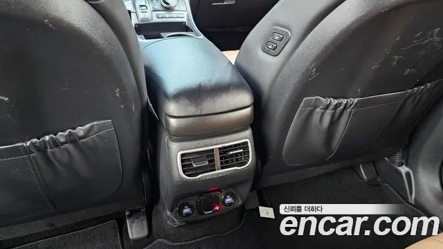 Hyundai Santa Fe — Фото автомобиля 30
