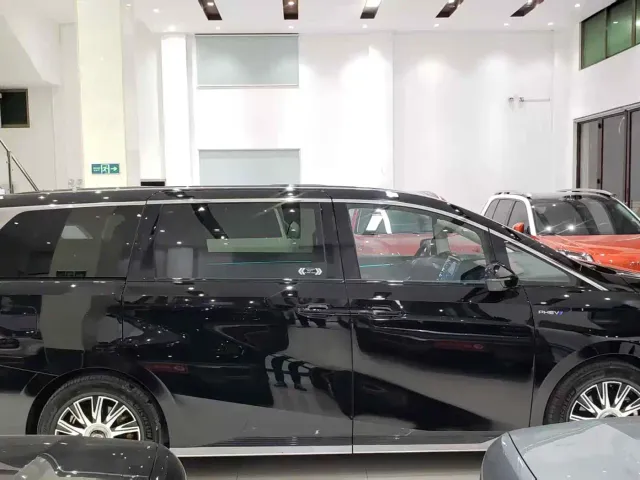 GAC Trumpchi E9 — Фото автомобиля 16