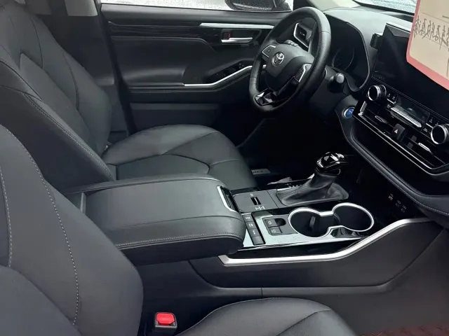 Toyota Highlander — Фото автомобиля 4