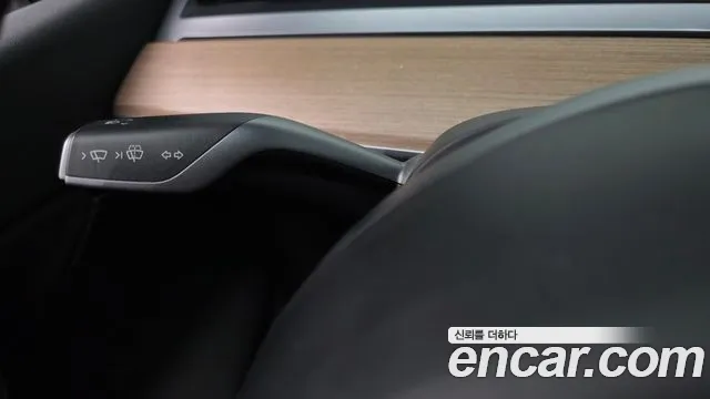Tesla Model Y — Фото автомобиля 30