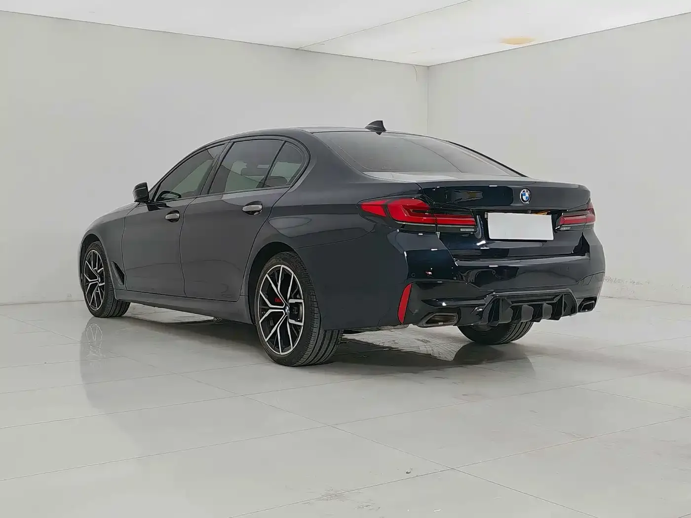 BMW BMW 5 Series 2022 530Li Exclusive M Sport Package — Фото автомобиля 6