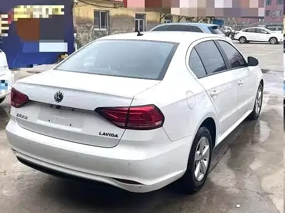Volkswagen Lavida — Фото автомобиля 4